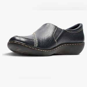 Clarks Ashland Alpine Black Button Bendable Leather Women’s Loafer 7M